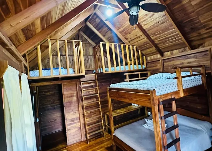 La Teca Lodge *