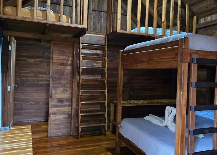 La Teca Lodge *